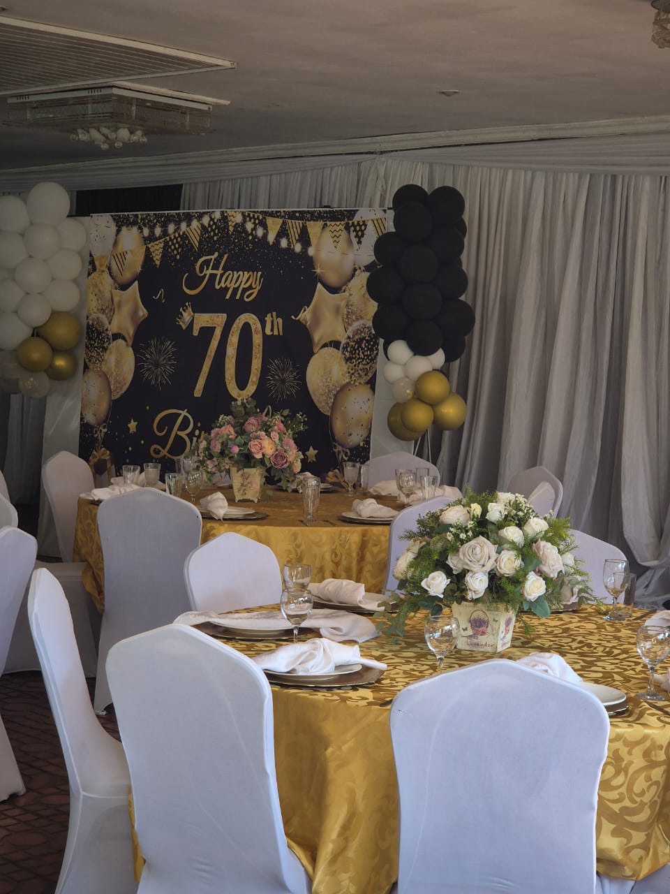 Gold and black themed table setup