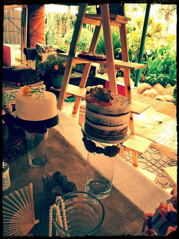 Rustic cake display